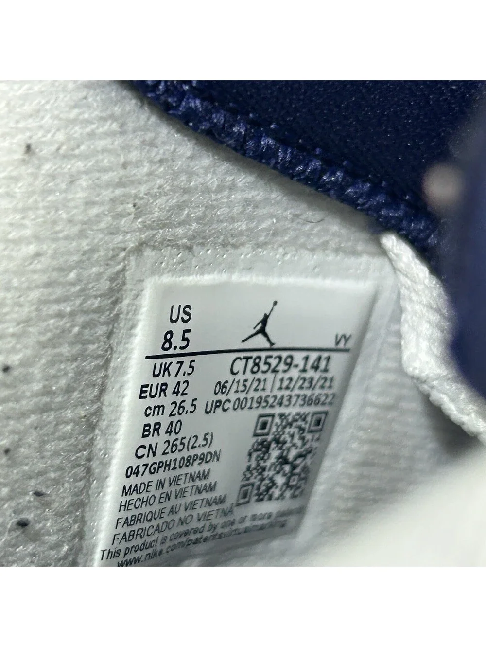 Air Jordan 6 Retro Midnight Navy - Size 8.5 - (CT8529-141)